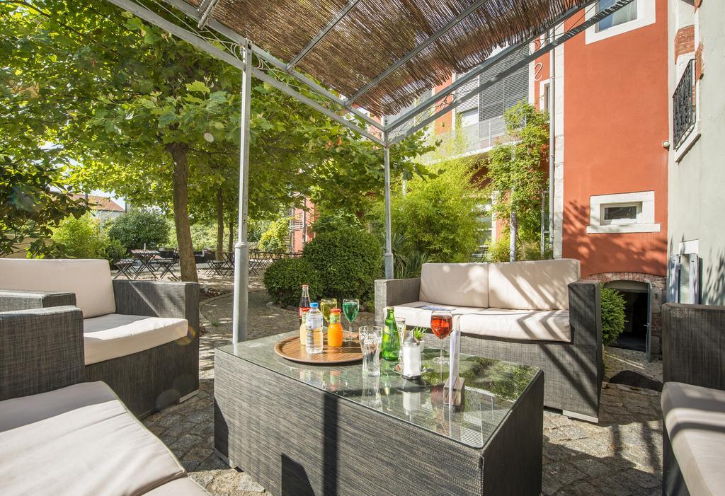 Hotel Des Capucins Le Puy-en-Velay Экстерьер фото