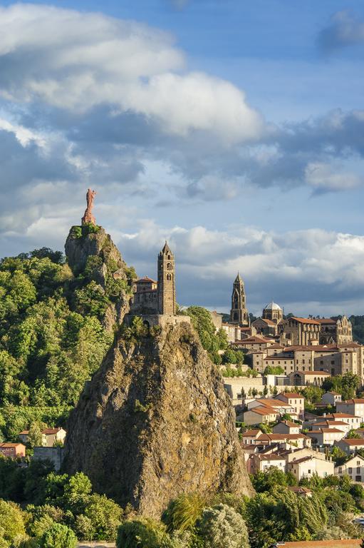 Hotel Des Capucins Le Puy-en-Velay Экстерьер фото