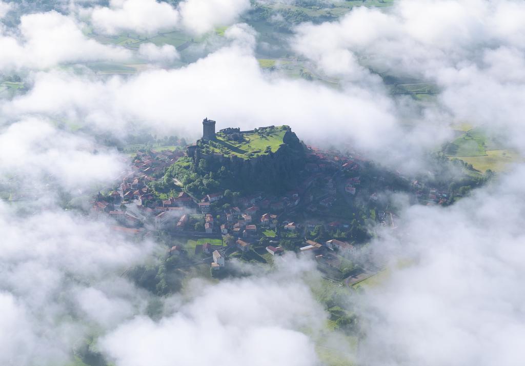 Hotel Des Capucins Le Puy-en-Velay Экстерьер фото