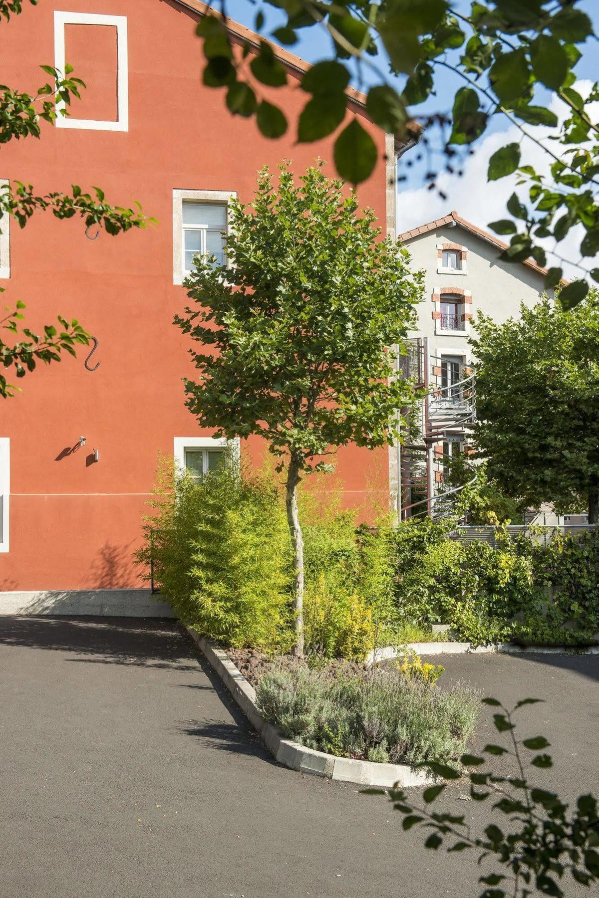 Hotel Des Capucins Le Puy-en-Velay Экстерьер фото