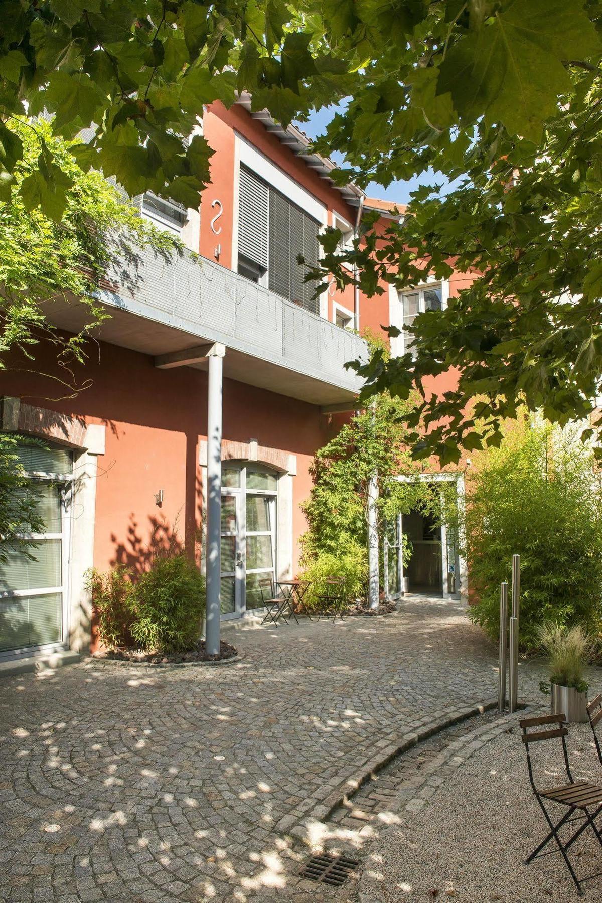 Hotel Des Capucins Le Puy-en-Velay Экстерьер фото