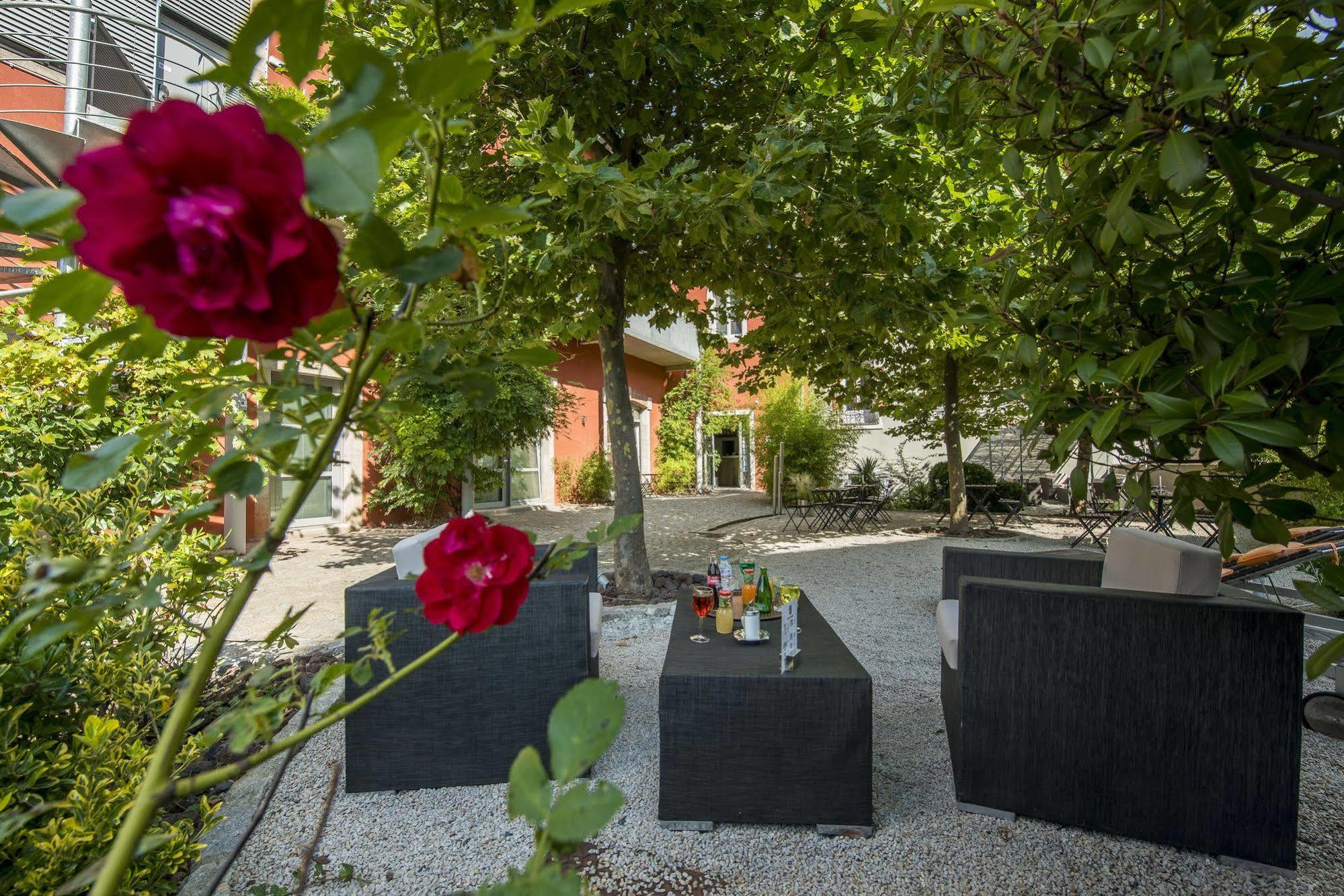 Hotel Des Capucins Le Puy-en-Velay Экстерьер фото